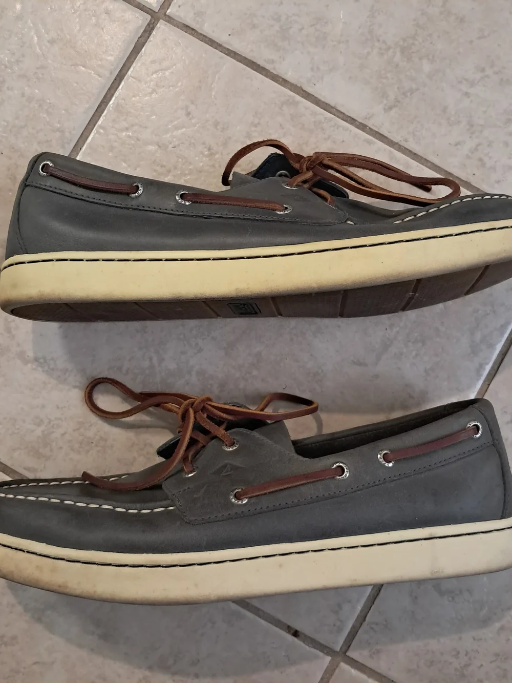 Sperry Men's Dark Gray Leather Boat Shoes with Brown Laces